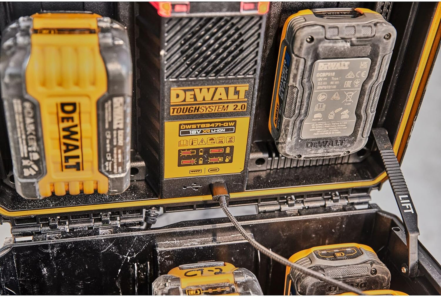 Double XR 18V / FLEXVOLT 4A Charger DWST83471-QW